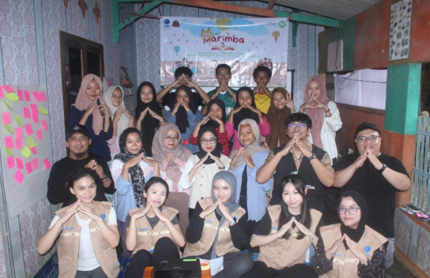 Foto bersama tim Rumah Marimba 3 bersama fasilitator dan tim Next Generation Indonesia (NXG)